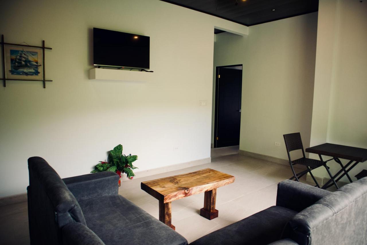 Jungle Home With King Beds -5 Minutes From The Beach Uvita Esterno foto